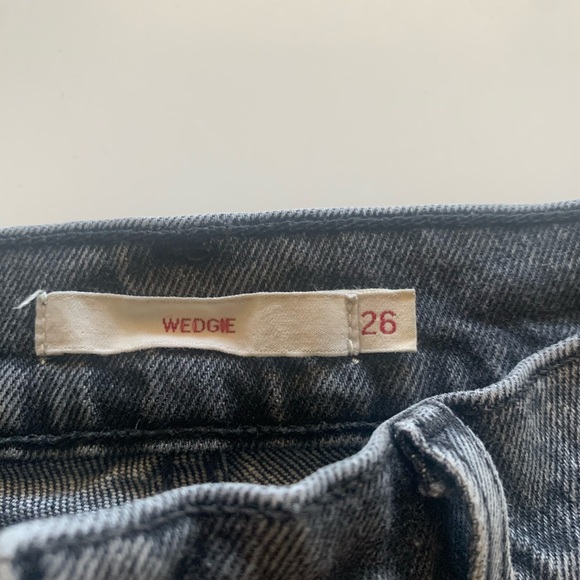 Levi Wedgie Jeans - Picture 3 of 3